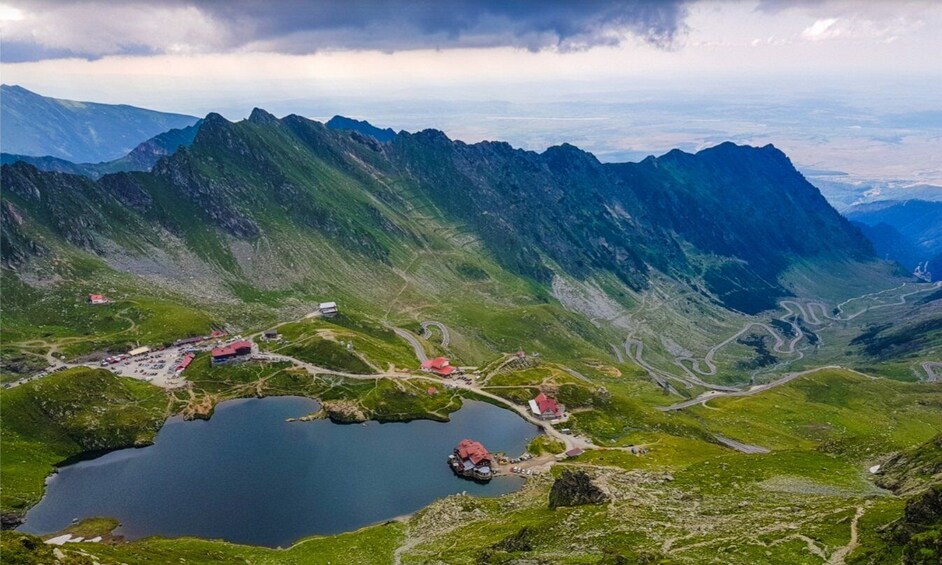 Picture 3 for Activity From Brasov : Transfagarasan and Balea Lake Ebike tour