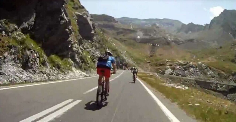 Picture 2 for Activity From Brasov : Transfagarasan and Balea Lake Ebike tour