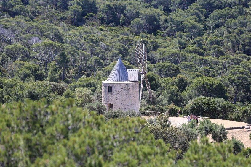 Picture 2 for Activity SEAYOU ESCAPE Porquerolles: excursion en semi-rigide ODYSSEE