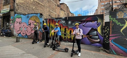 Bogota: Graffiti Tour with Electric Scooter (La Candelaria)
