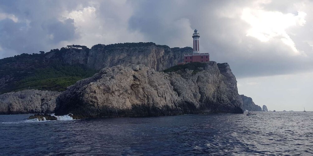 Picture 10 for Activity Tour in barca a Capri esplora il mare e la sua costa