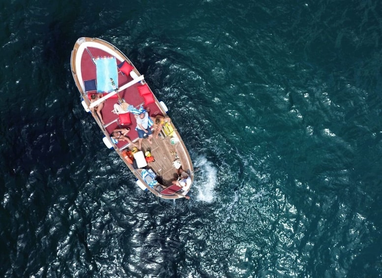 Picture 1 for Activity Tour in barca a Capri esplora il mare e la sua costa