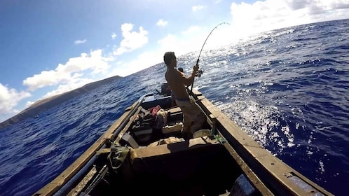 Ancestral fishing: Fishing with an experienced Rapa Nui