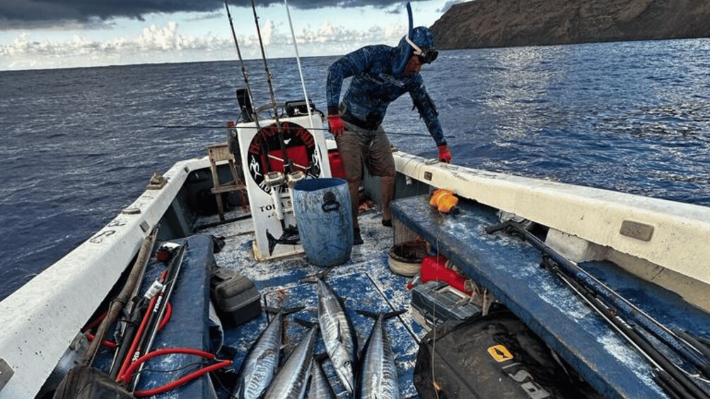 Picture 2 for Activity Ancestral fishing: Fishing with an experienced Rapa Nui