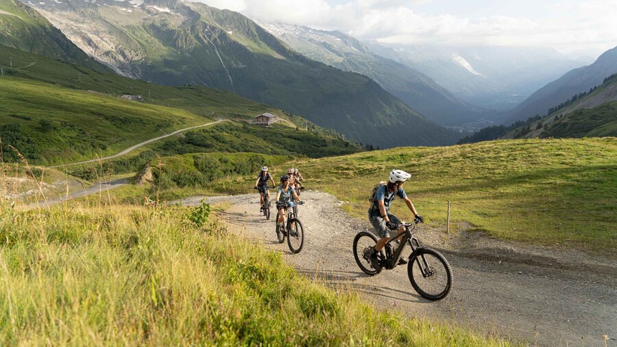 Chamonix, discovery of the valley by electric mountain bike