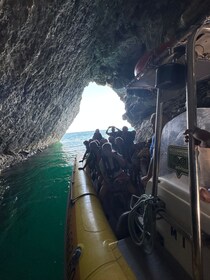 Båttur til grottene i Sesimbra