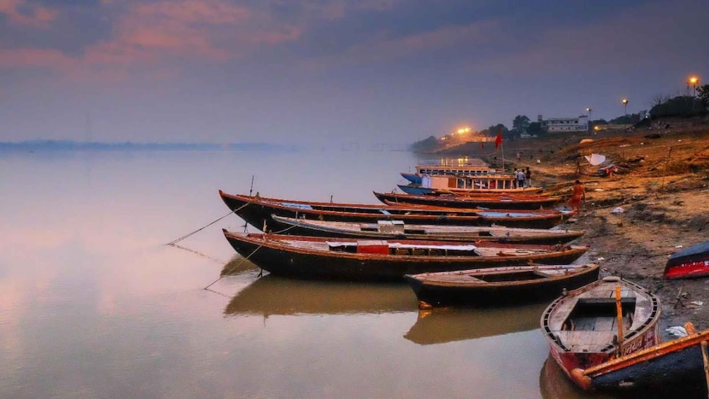 Varanasi: Sunrise at Varanasi Ganga Ghat Arti