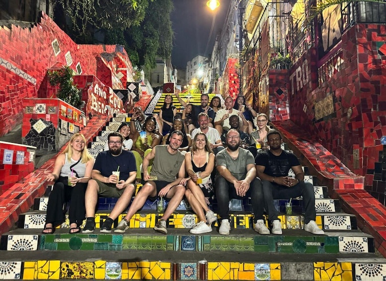 Rio: Pub Crawl in Lapa with Cachaça Tasting and Live Samba