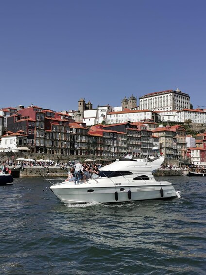 Porto: Luxury Yacht Tour of the 6 Bridges and Douro Estuary