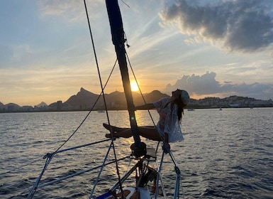 Rio de Janeiro : Sunset Sailboat excursion avec Open Bar