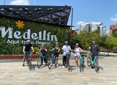 E-Bike City Tour Medellin with Local beer and Snacks