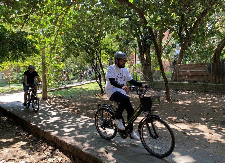 Picture 10 for Activity E-Bike City Tour Medellin with Local beer and Snacks