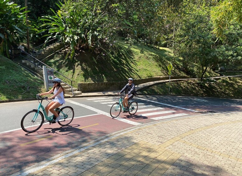 Picture 9 for Activity E-Bike City Tour Medellin with Local beer and Snacks