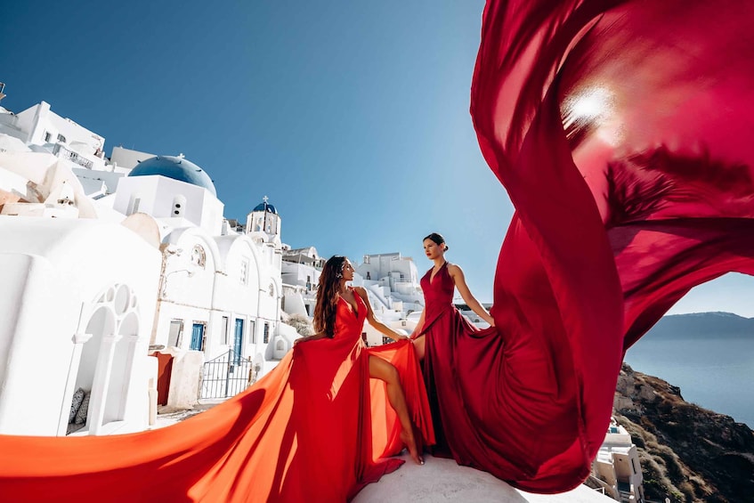 Santorini: Private Flying Dress Photoshoot Experience