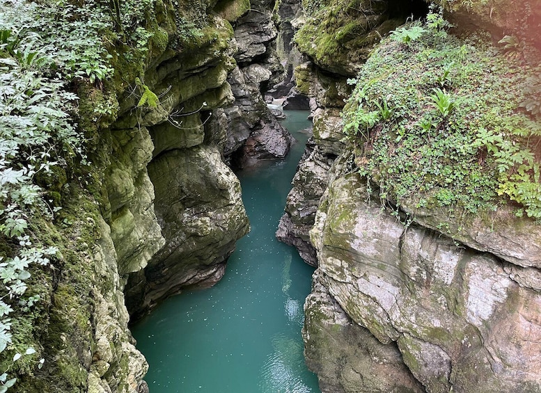 Tbilisi: Kutaisi, Bagrati, and Prometheus Cave Private Trip
