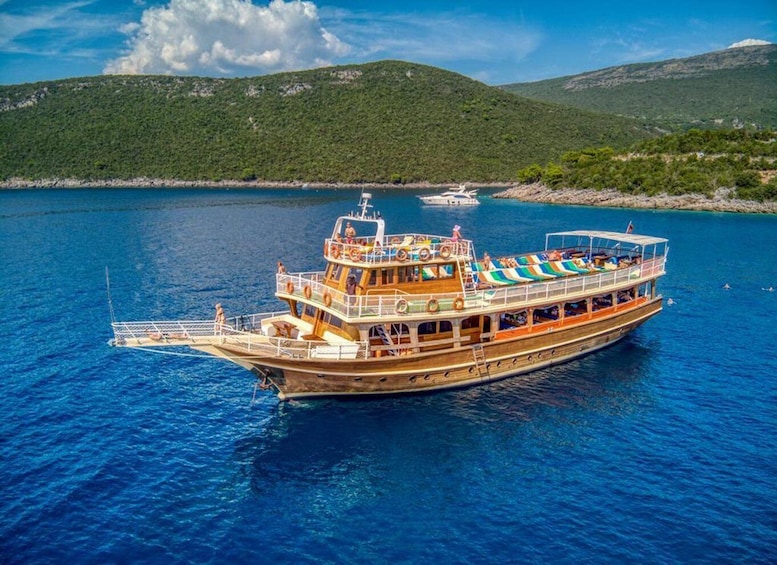 Tivat/Kotor: Boka Bay Full-Day Guided Cruise with Swim Stop