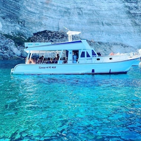 Lampedusa: Boat Cruise with Swimming Stops and Italian Lunch