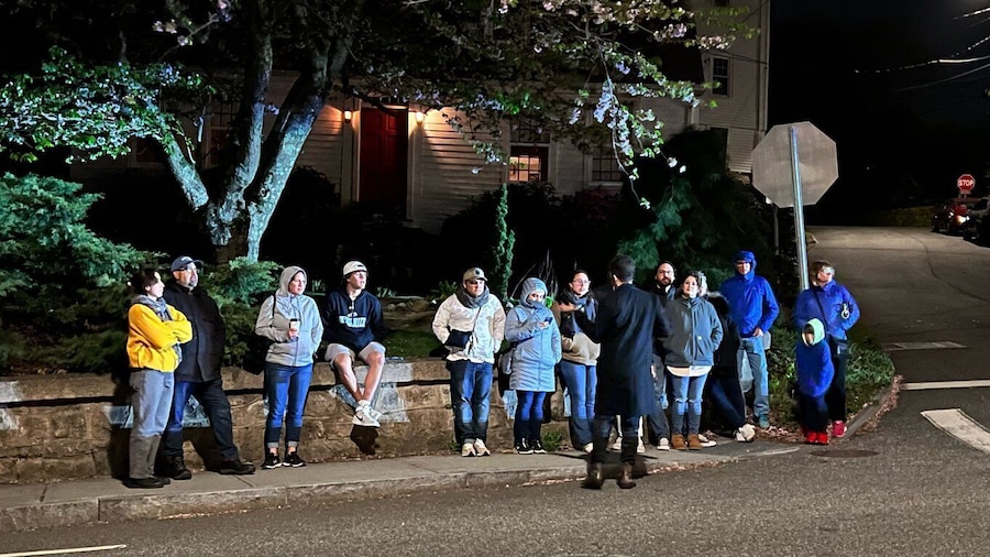 Mystic: Guided Ghost Tour of Downtown Mystic at Night