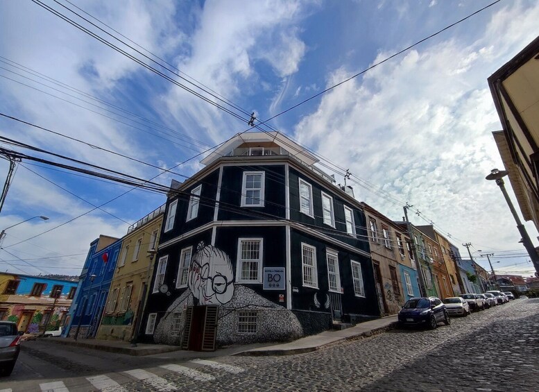 Picture 3 for Activity Valparaíso: Full-Day Private Tour with Funicular Ride