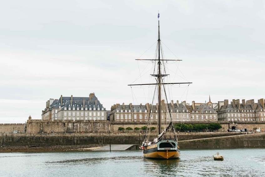 Picture 12 for Activity Saint-Malo: Emerald Coast Boat Trip with Guide