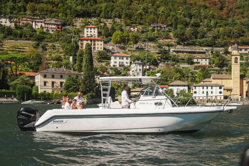 2 hours Private boat tour on lake of Como