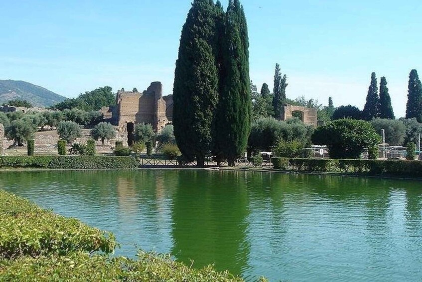 Picture 2 for Activity From Rome: Tivoli Gardens & Hadrian's Villa Guided Day Tour