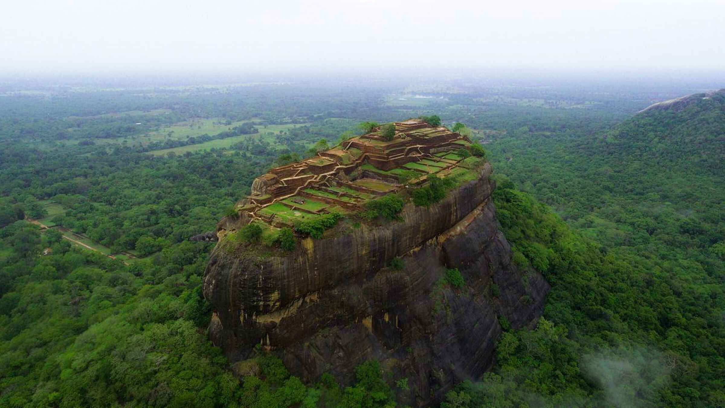 Colombo/Negombo: Sigiriya, Dambulla Cave, & Safari Day Tour