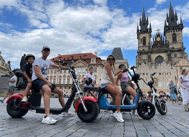 Praha på hjul: Private, live-guidede turer på el-sparkesykkel