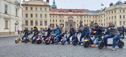 Praha på hjul: Private, live-guidede turer på el-sparkesykkel