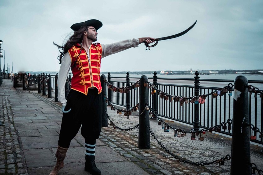 Liverpool: Pirate Pub Crawl & Boat Tour