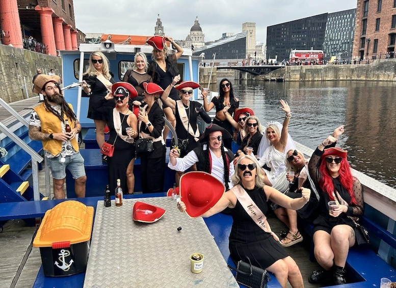 Liverpool: Pirate Pub Crawl & Boat Tour