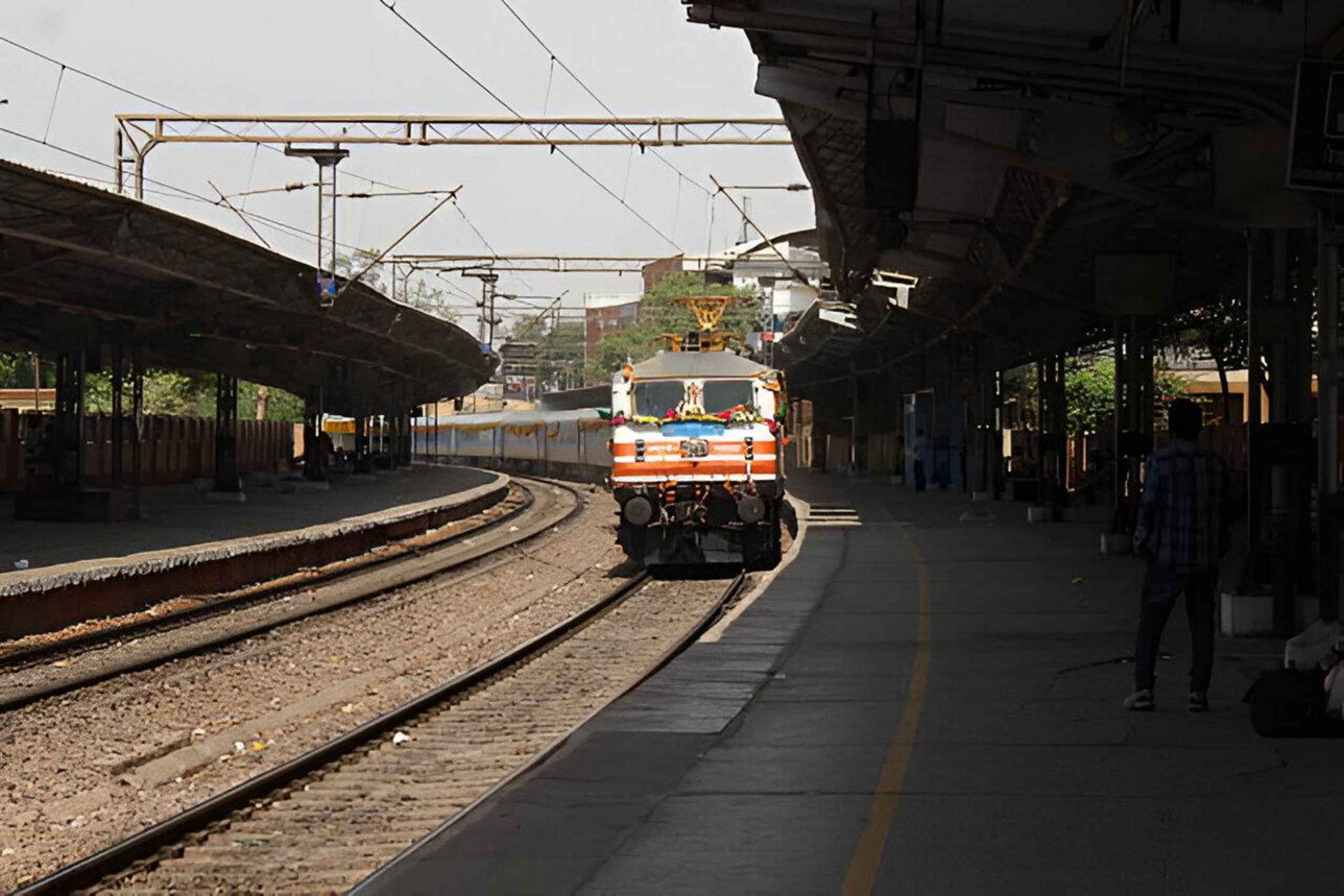 Same-Day Taj Mahal Tour from Delhi via Gatimaan Express