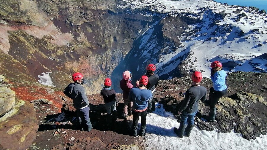 Ascent to Villarrica volcano 2,847masl, from Pucón