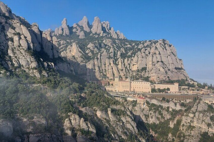 5-Hour Private Tour in Montserrat