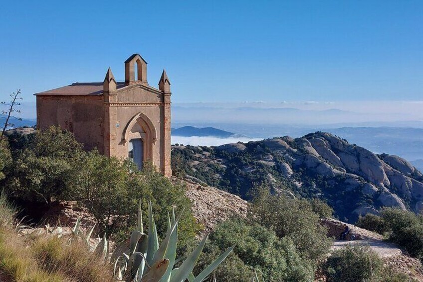 5-Hour Private Tour in Montserrat