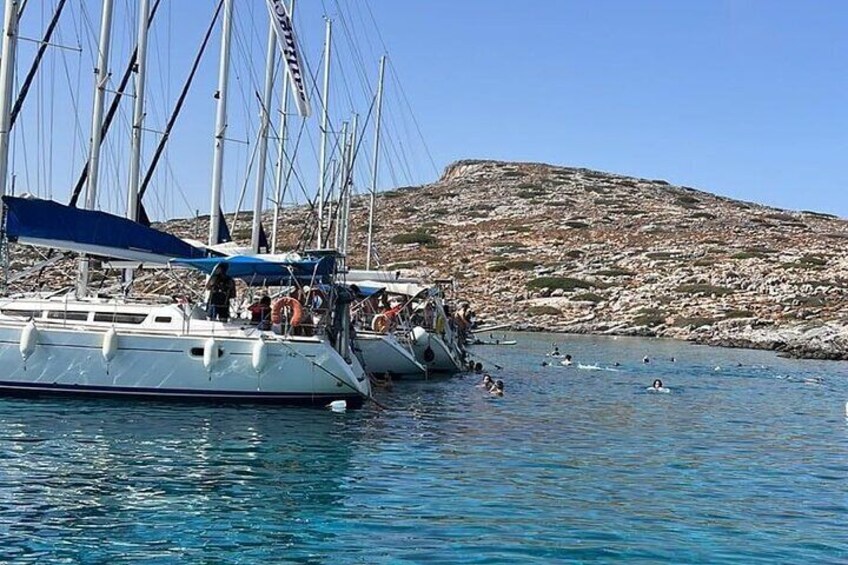  Private luxury Escape Sailing, Snorkel and Lunch Cruise