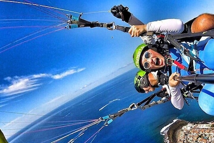 Acrobatic Paragliding Tandem Flight above south Tenerife