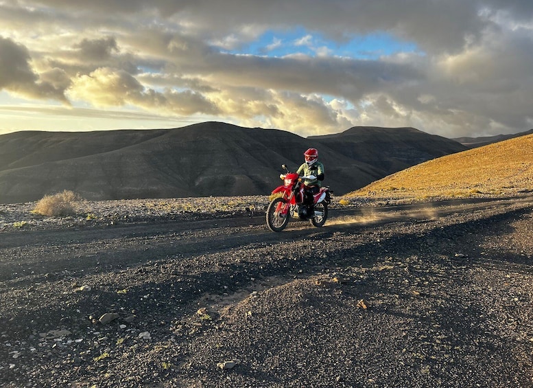 Picture 4 for Activity Fuerteventura south: enduro trips on motocycle/lic. B,A1&2,A