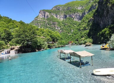 Desde Tirana: tour privado en barco por el río Shala