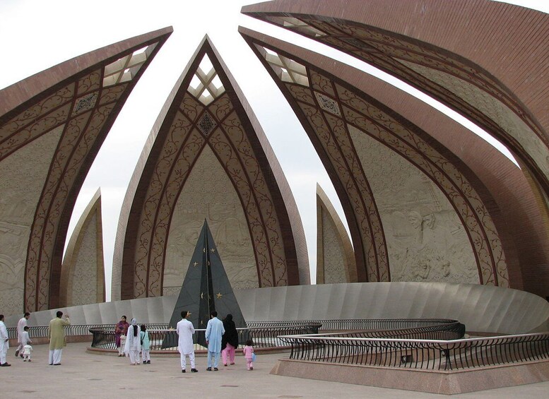 Picture 4 for Activity Islamabad: City Tour with Faisal Mosque and Lake View Park