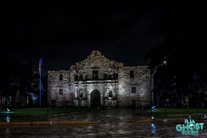 Picture 3 for Activity San Antonio: San Antonio Historical Ghost Tour