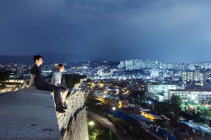 Seoul: Nighttime Hidden Gems Walking Tour