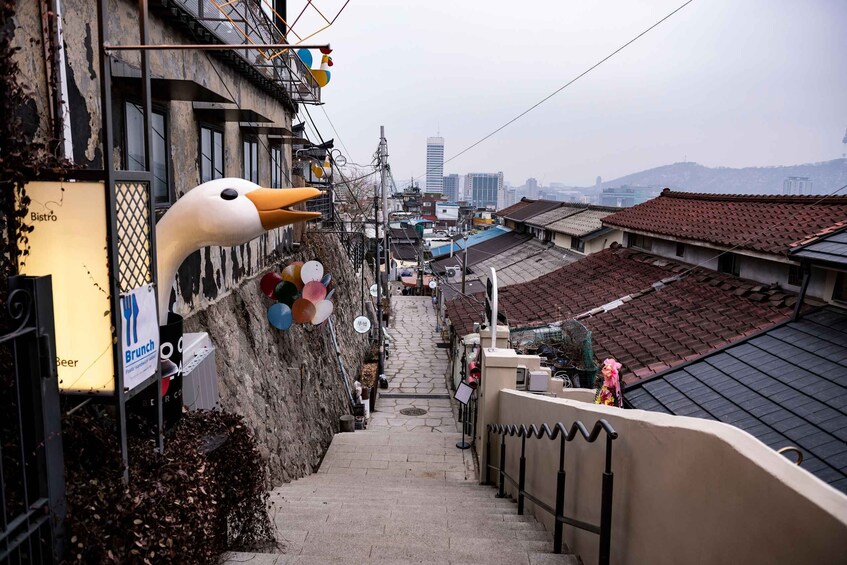 Picture 4 for Activity Seoul: Nighttime Hidden Gems Walking Tour