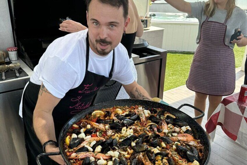 3 hours Paella Private Masterclass in Sitges