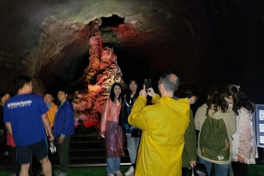 Private Tour Manjanggul cave & Jeju stone park in jeju island 