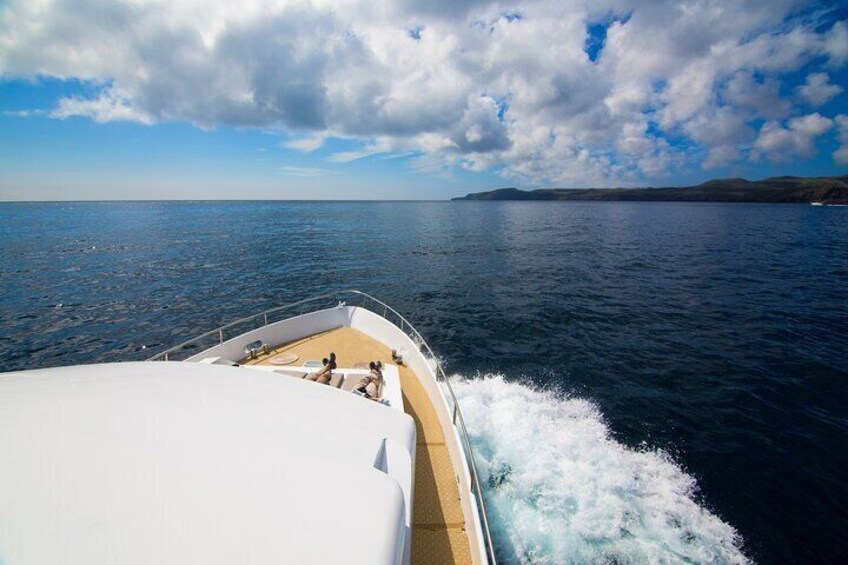Islas Galapagos Tour on Board of Sea Lion Yacht