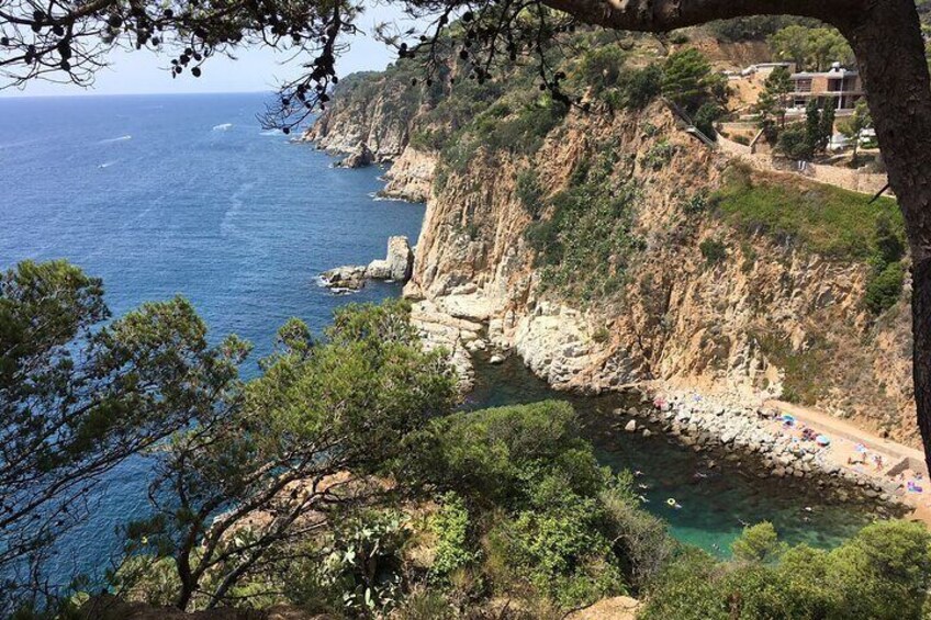 Very small group excursion to Tossa de Mar with hotel pick up