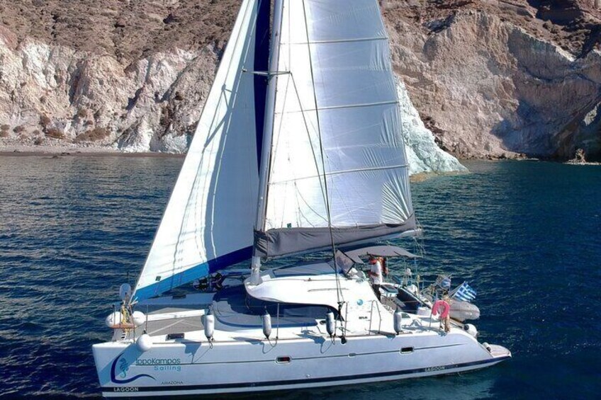 Private Cruise Daytime with Meal in Santorini