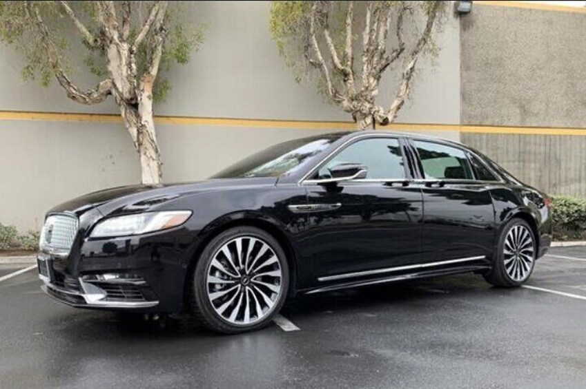 Lincoln continental for 2 to 3 people
