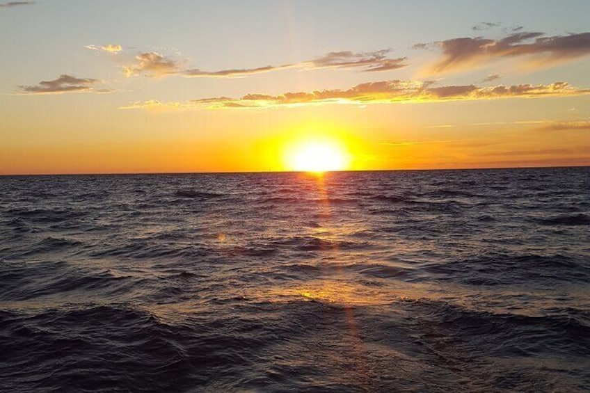 2 Hour Sailing Adventure in Lake Michigan (up to 6 people)